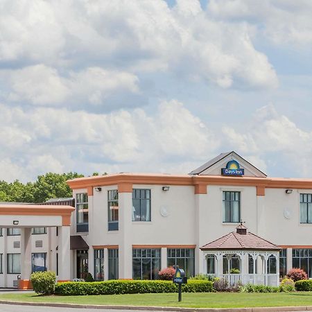 Days Inn By Wyndham Windsor Locks / Bradley Intl Airport Exteriör bild